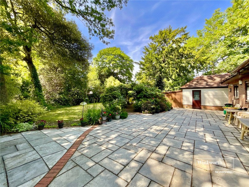 Rothesay Drive, Highcliffe, Christchurch, Dorset, BH23