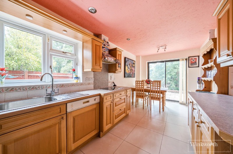 Heywood Drive, Bagshot, Surrey, GU19