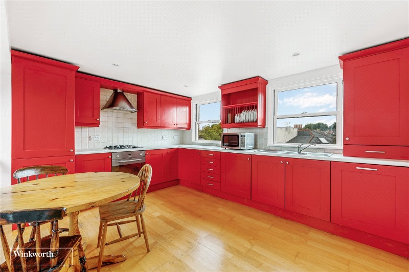 St. Albans Avenue, London, W4
