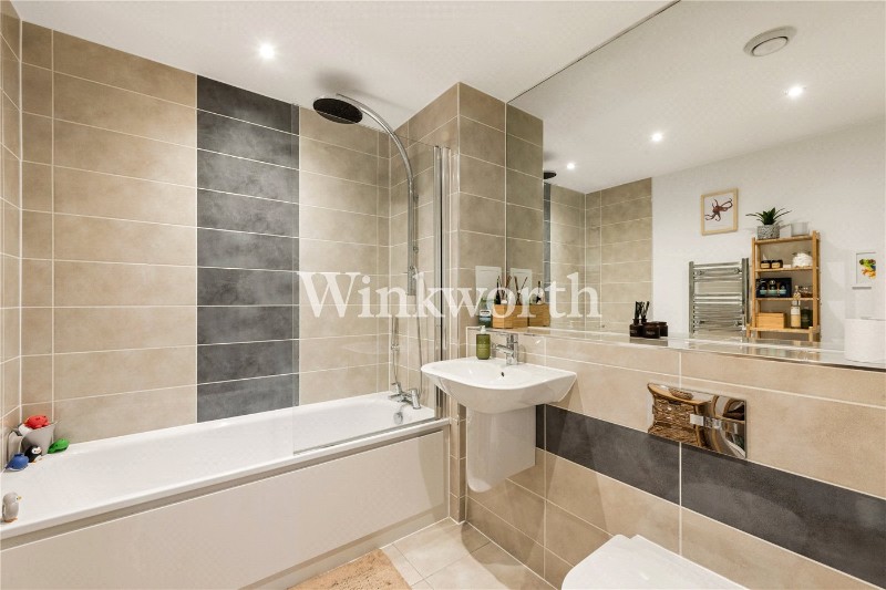 Waterside Way, London, N17