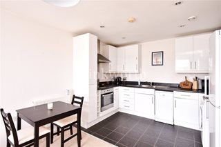 Coppermill Heights, Tottenham Hale, N17