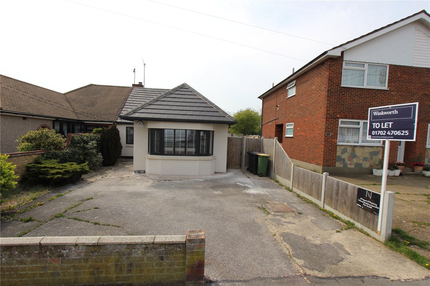 3 bedroom property to rent in Warwick Road, Rayleigh, Essex, SS6 (Ref