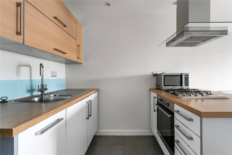 Commercial Road, London, E14