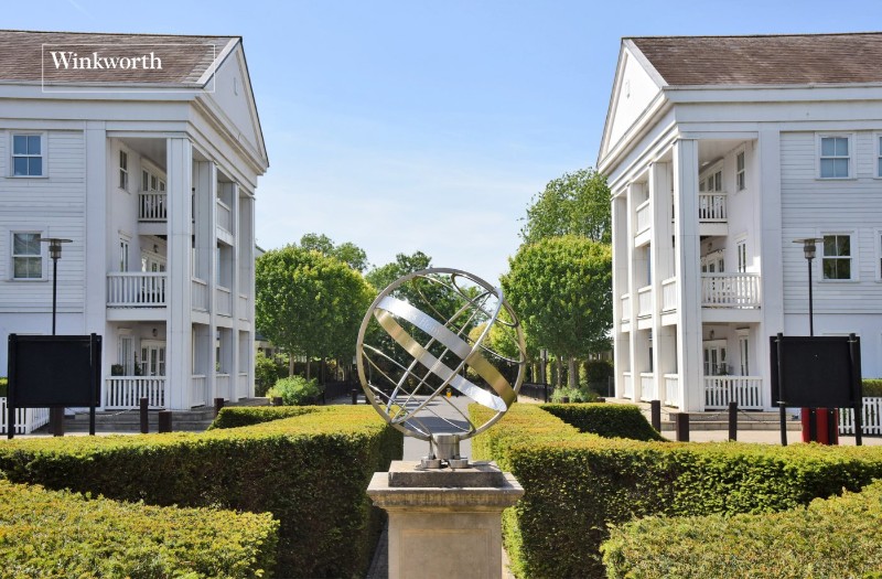 Lewiston Close, Worcester Park, KT4