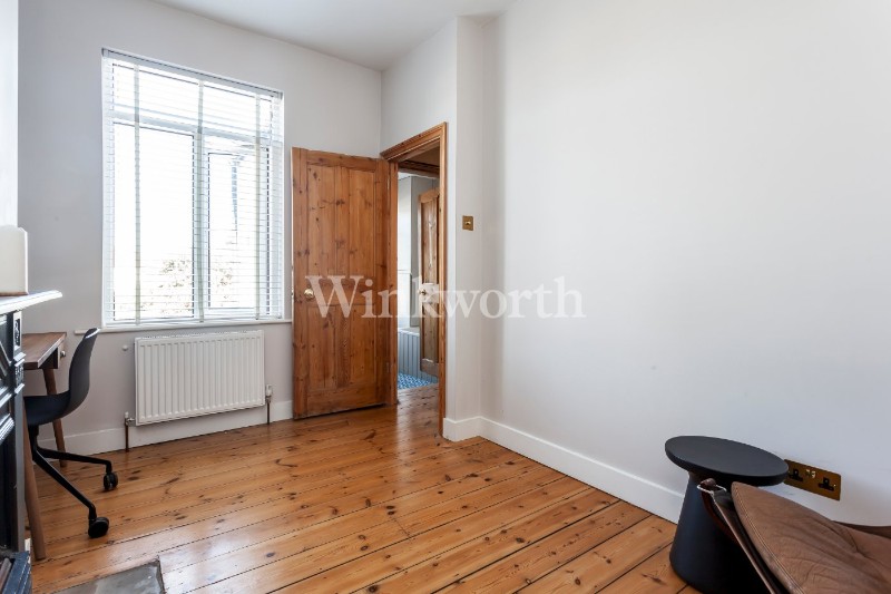 Rosebery Avenue, London, N17