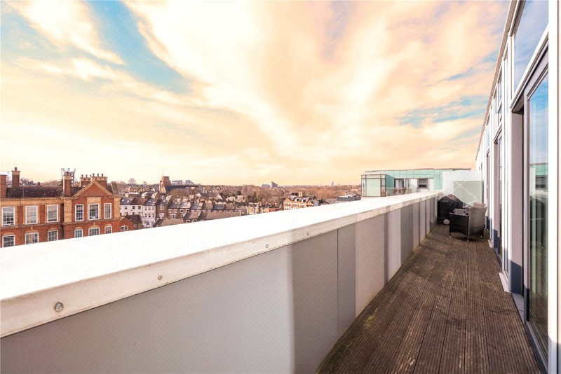 1 Spectrum Way, London, SW18