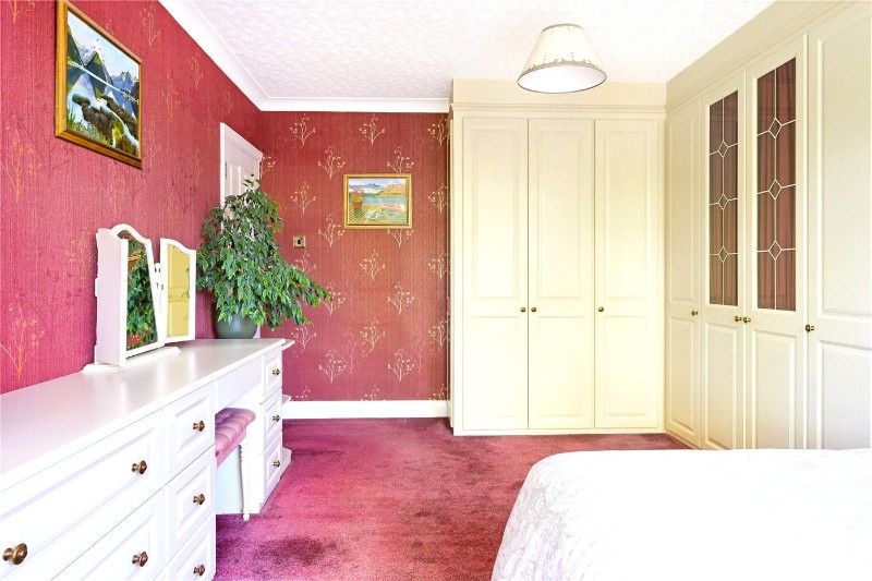 Downs Road, Epsom, Surrey, KT18