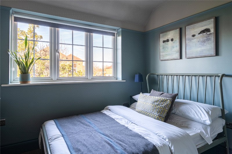 Cricklade Avenue, London, SW2