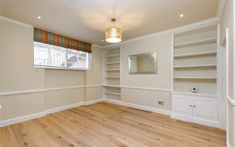 Charlwood Place, London, SW1V