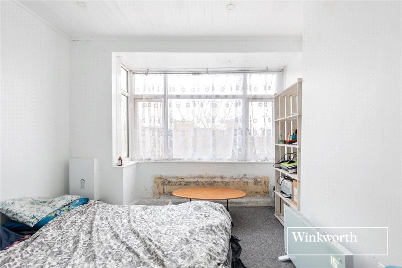 High Road, Finchley, London, N12