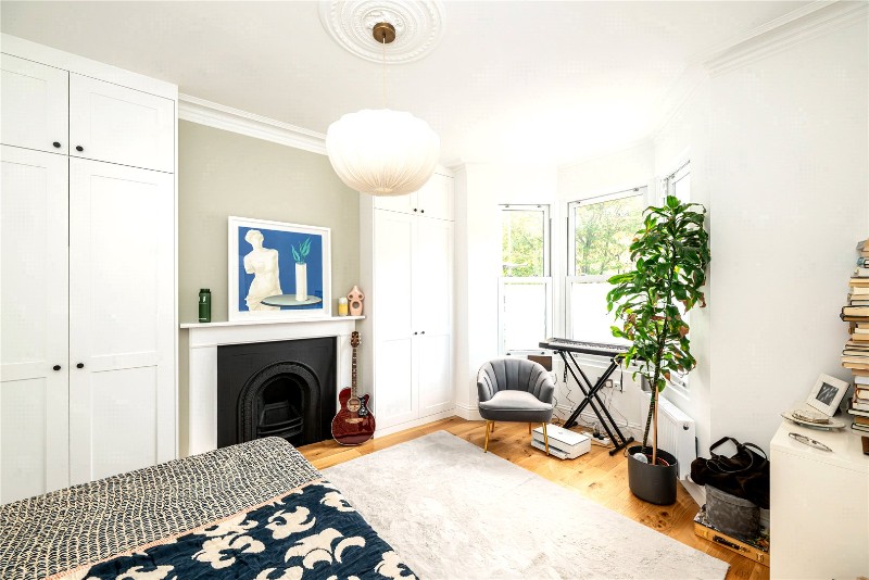 Eynham Road, London, W12