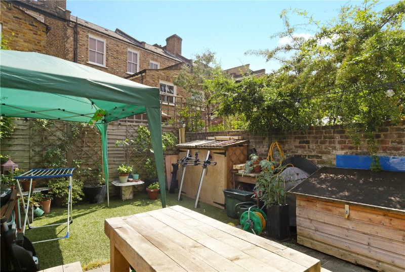 Clifton Avenue, London, W12