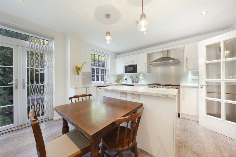 Sussex Gardens, London, N6