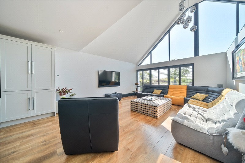 Echo Barn Lane, Wrecclesham, Farnham, Surrey, GU10