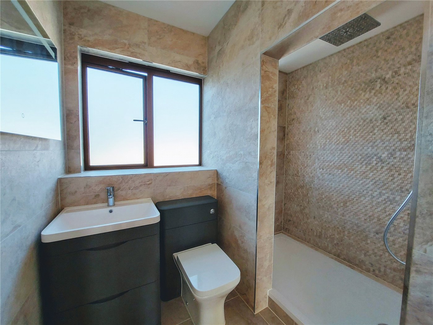 Main Bathrom
