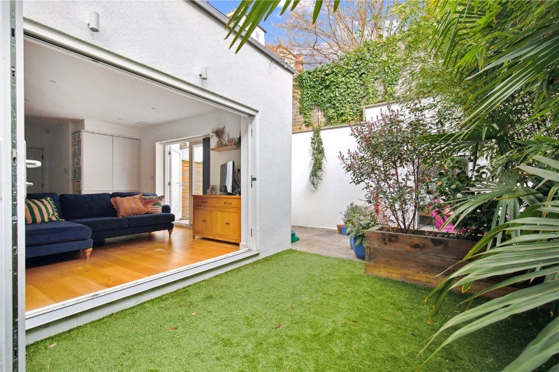 Fontenoy Road, London, SW12