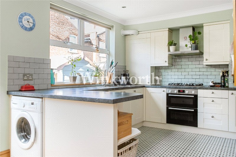 Russell Avenue, London, N22