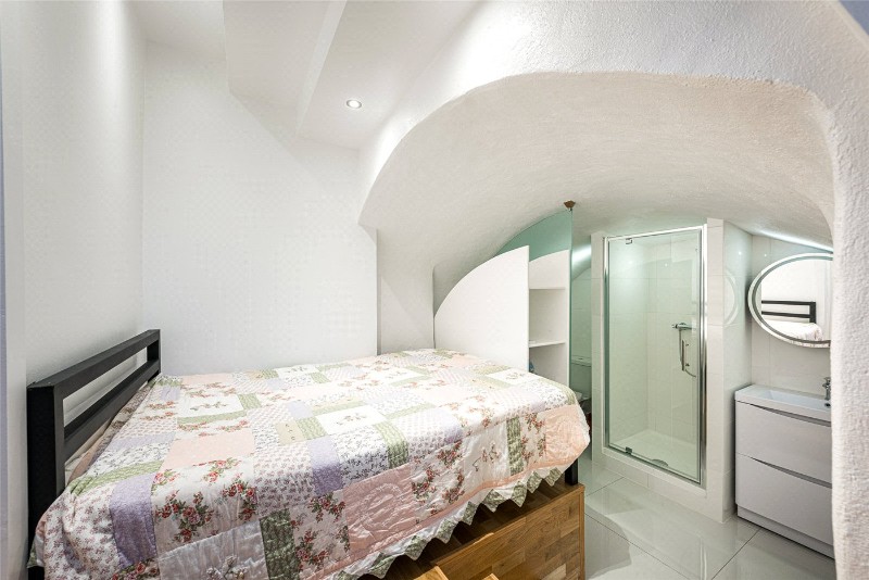 St Georges Drive, London, SW1V