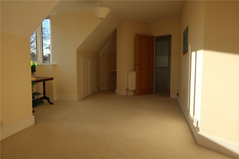 Shortheath Road, Farnham, Surrey, GU9