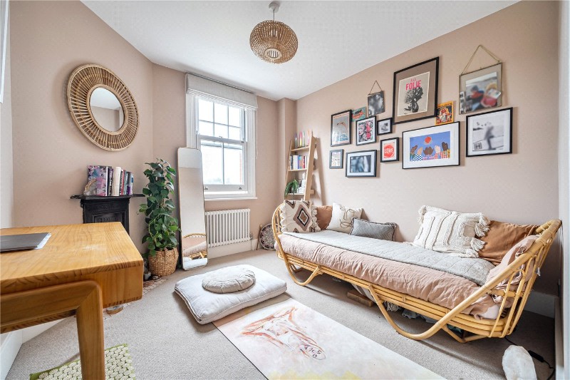 West End Grove, Farnham, Surrey, GU9