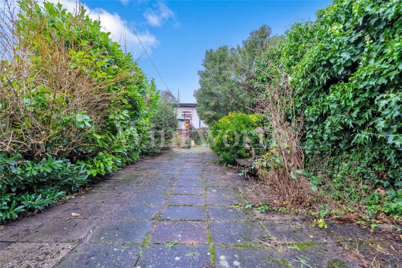 Montpelier Rise, London, NW11