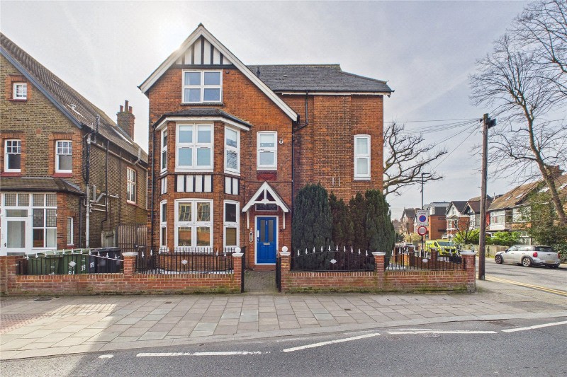 Mitcham Lane, London, SW16