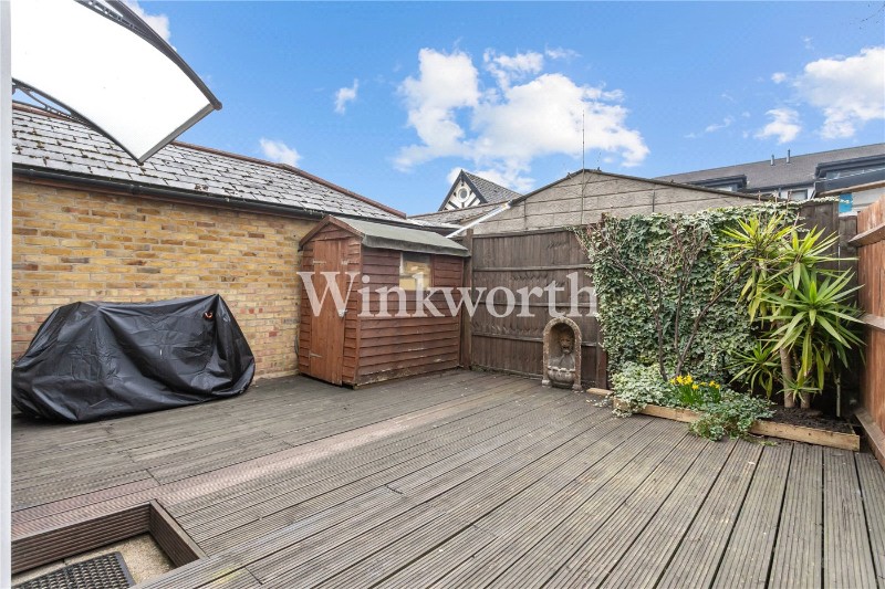 High Road, London, N22