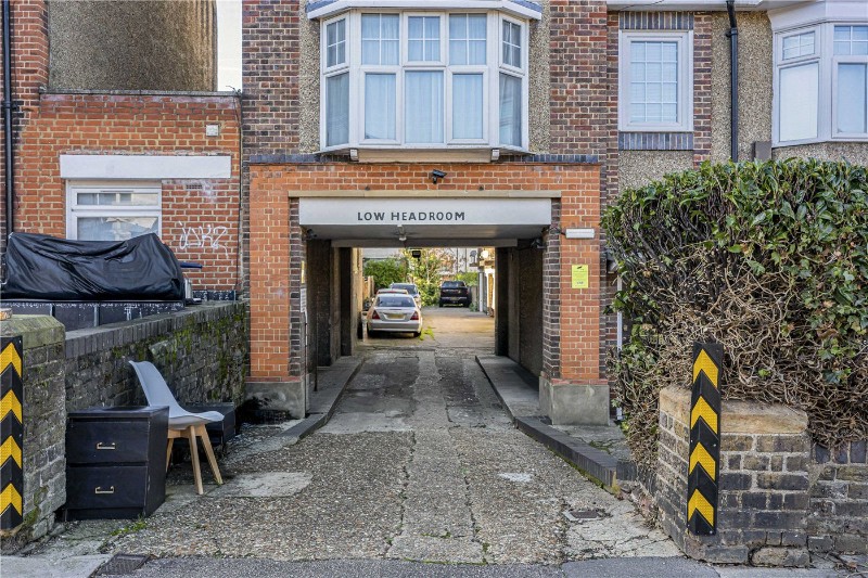 East End Road, Finchley, London, N3