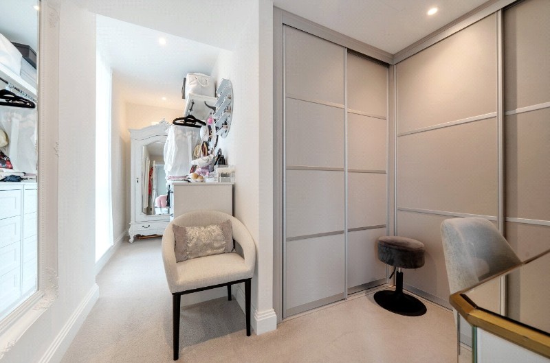 Inglis Way, Mill Hill East, London, NW7