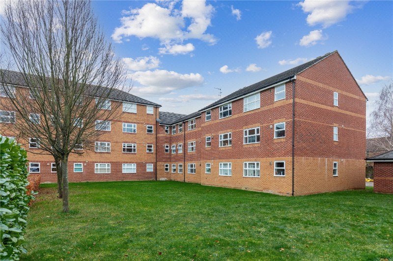 Molyneux Drive, London, SW17