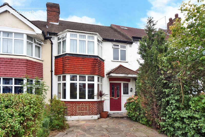 Fairford Gardens, Worcester Park, Surrey, KT4