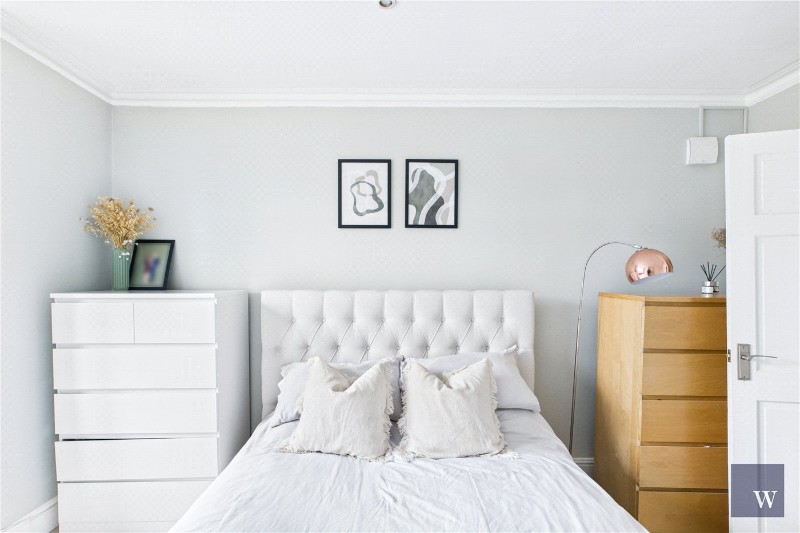 Gleneagle Road, London, SW16