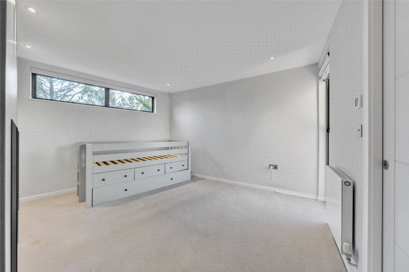 The Vale, London, NW11