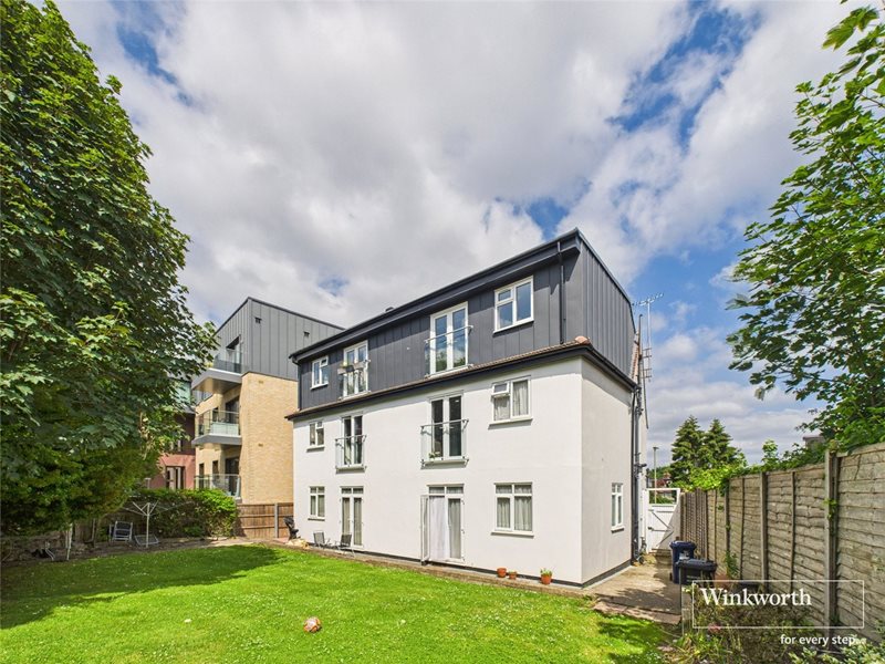 Hillview Gardens, London, NW4