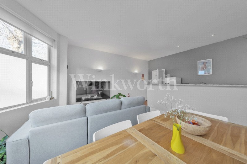 Woodstock Road, London, NW11