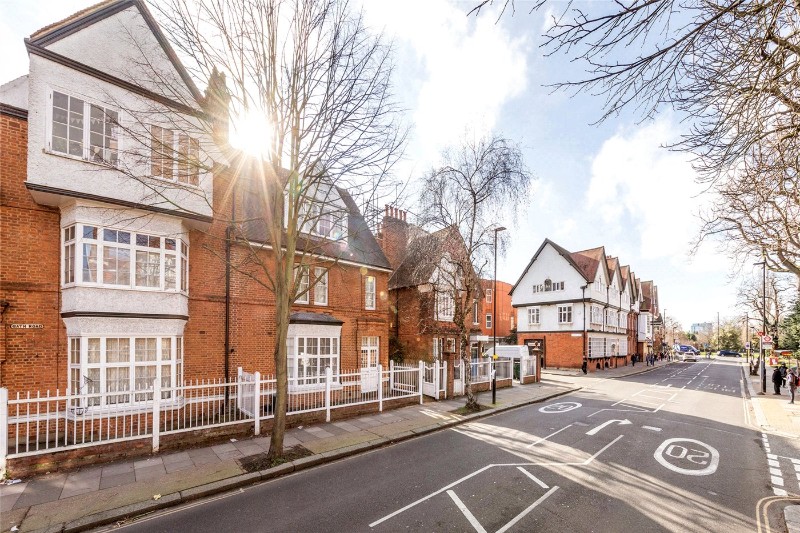 Bath Road, London, W4