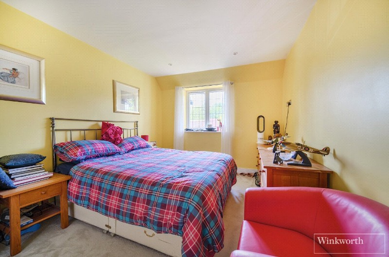 Bagshot Road, Chobham, Surrey, GU24