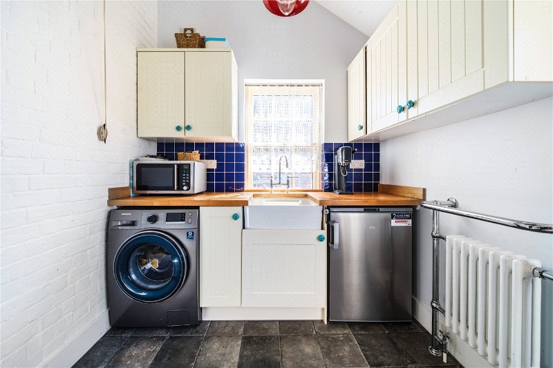 Pear Tree Lane, Newbury, Berkshire, RG14