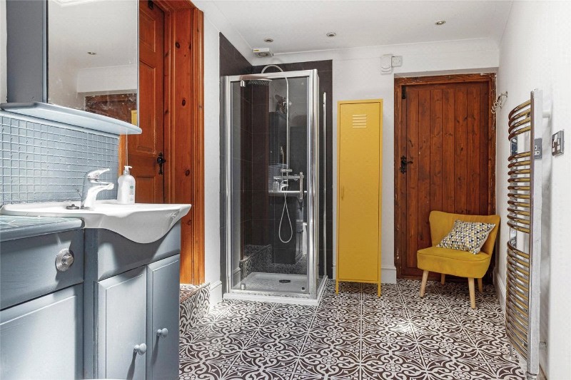 Annsworthy Crescent, London, SE25