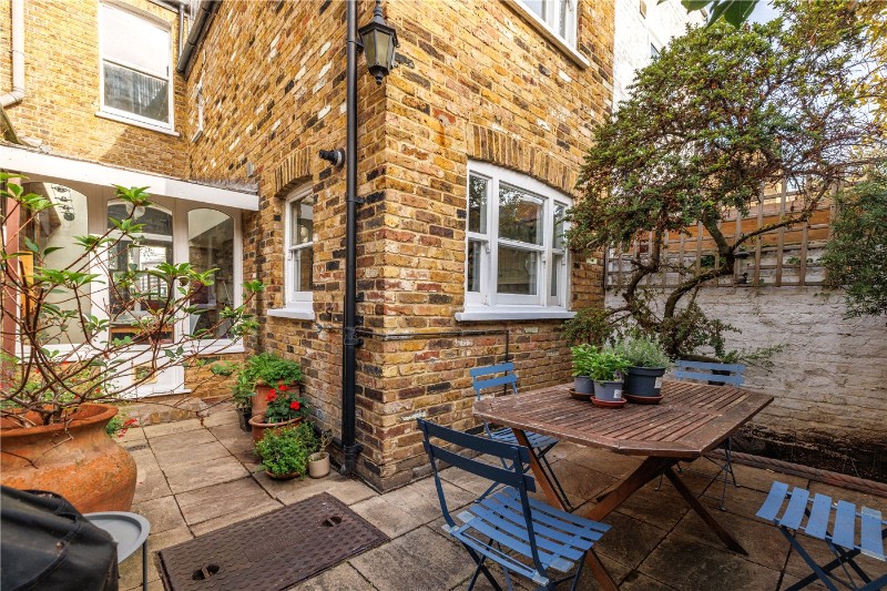Burnthwaite Road, London, SW6