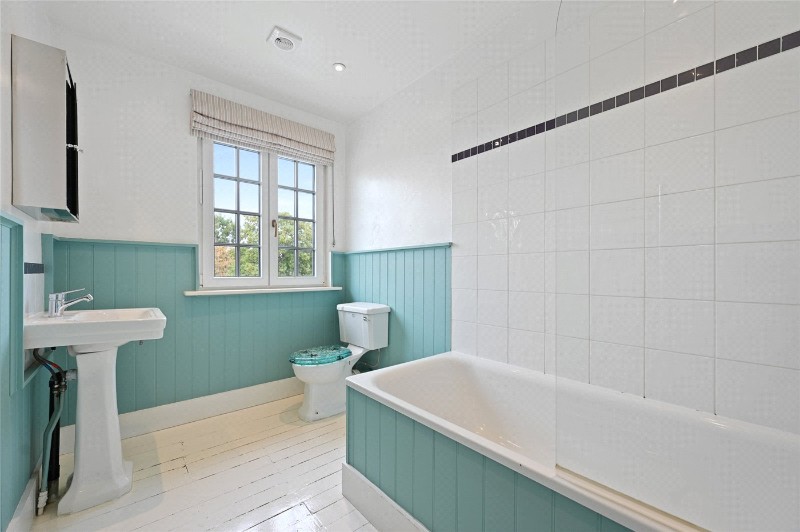 Findon Road, London, W12