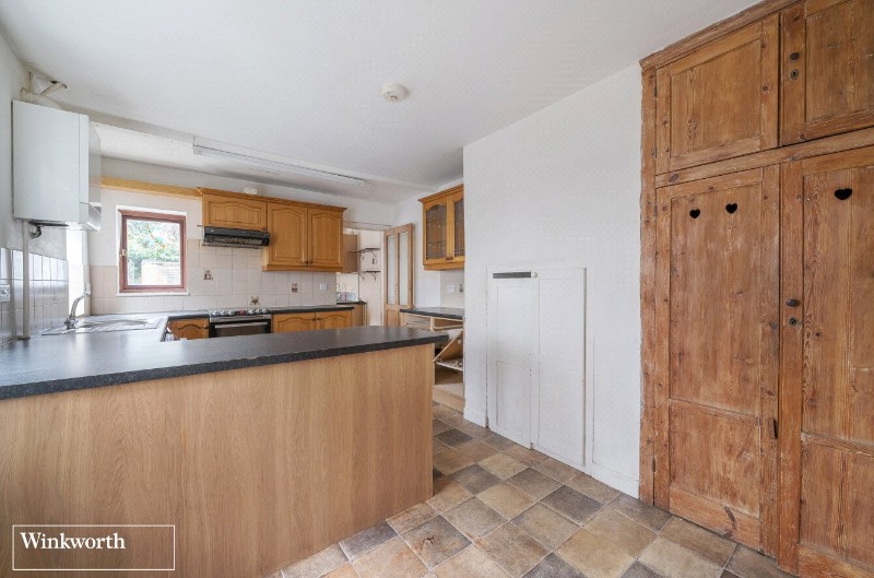 Wallis Road, Fairfields, Basingstoke, RG21