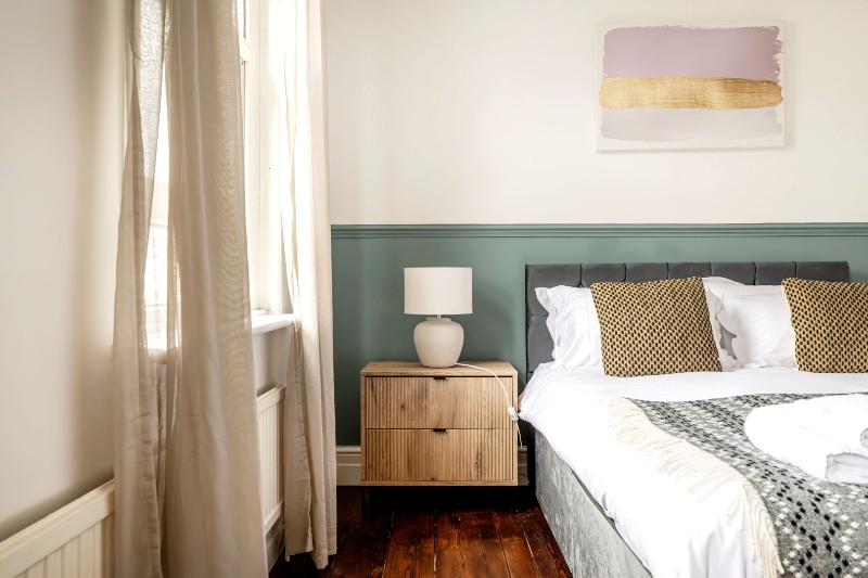 Holberton Gardens, London, NW10