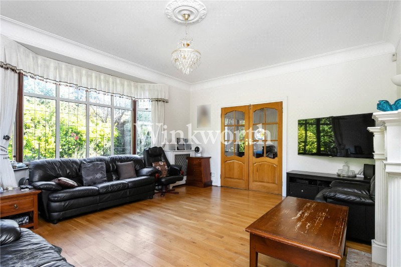 Powys Lane, London, N14