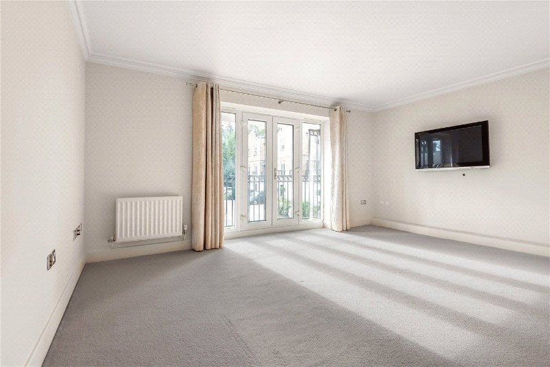 St. James Gate, Sunningdale, Berkshire, SL5