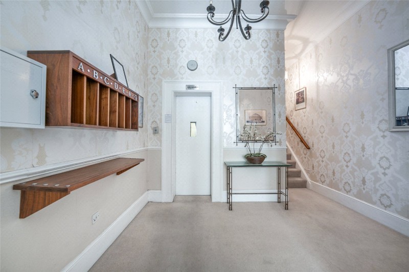 Randolph Avenue, London, W9