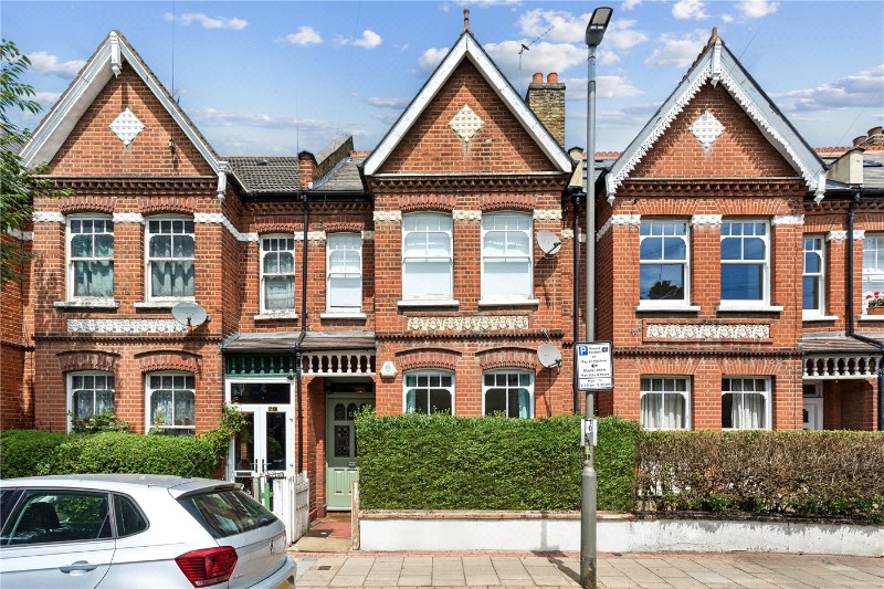 Dinsmore Road, London, SW12