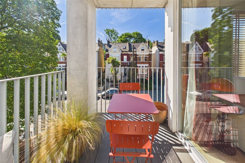 Knollys Road, London, SW16