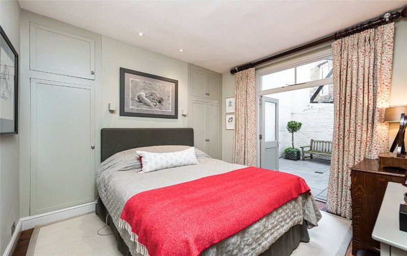 Winchester Street, London, SW1V