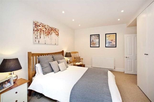 Stanlake Road, London, W12